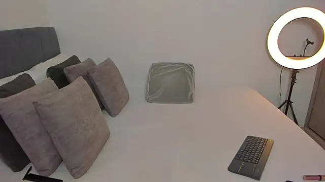 Snapshot of im_sarah34 chatting on September 23, 2025, 6:15 pm im sarah34 online show from September 23, 2025, 6:15 pm