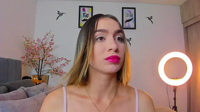 Snapshot of im_sarah34 chatting on March 16, 2025, 12:12 am im sarah34 online show from March 16, 2025, 12:12 am