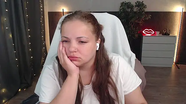 Snapshot of Crazyy_girl_ chatting on July 7, 2026, 7:23 am Crazyy girl online show from July 7, 2026, 7:23 am