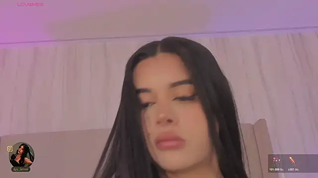 kaylarossi online show from May 21, 2026, 7:44 pm