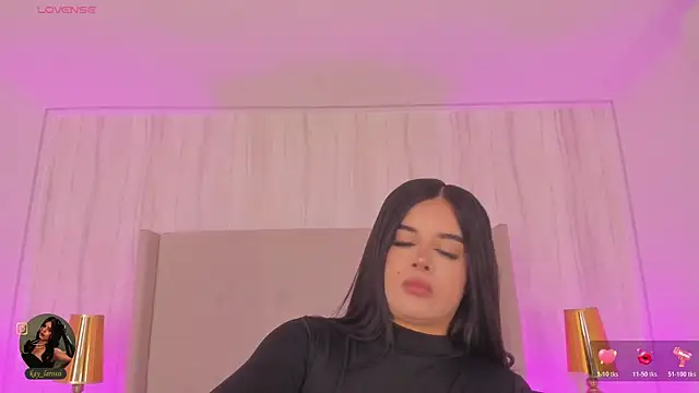 kaylarossi online show from May 14, 2026, 7:44 pm