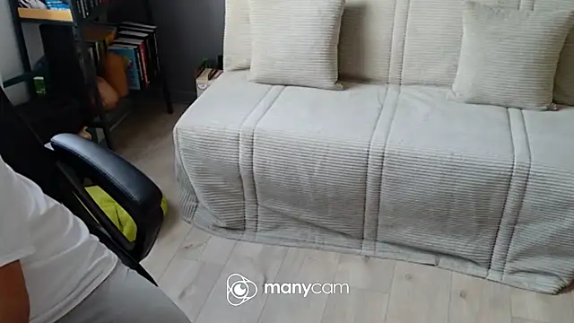 lolacharlyxh online show from September 26, 2025, 1:29 pm