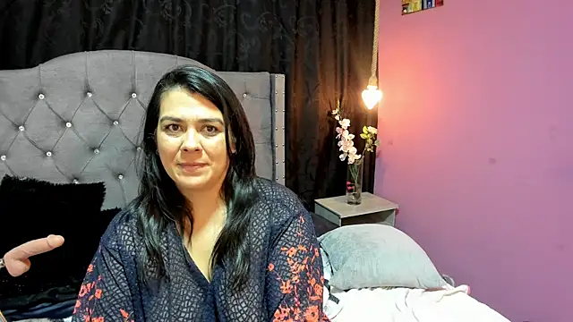 martina foxy  online show from February 26, 2025, 9:31 pm