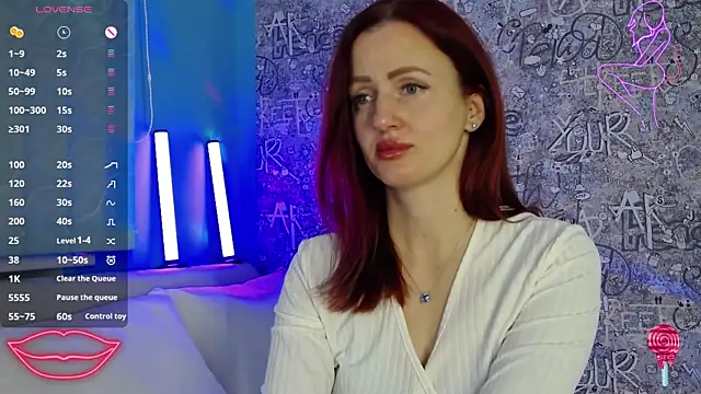 ElisaJane online show from November 14, 2025, 8:45 pm