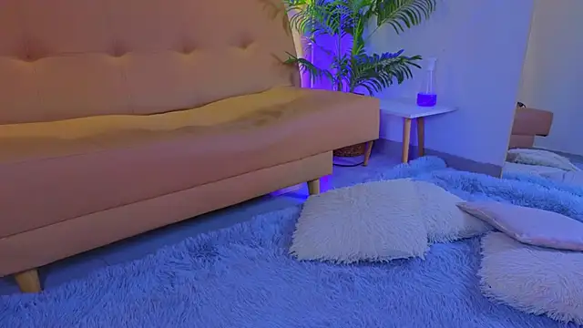 Snapshot of Isa__Blanc chatting on October 8, 2025, 3:19 am Isa  Blanc online show from October 8, 2025, 3:19 am