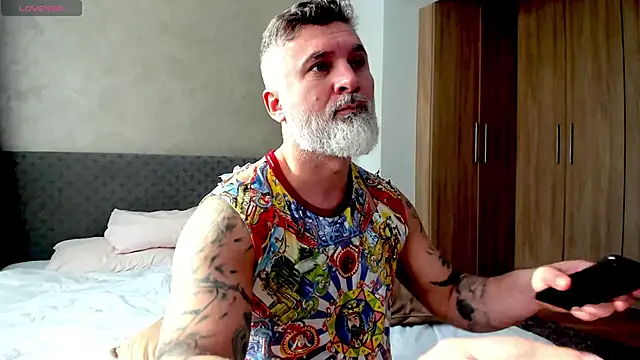 Snapshot of BlowMyXXL chatting on February 19, 2025, 12:44 pm BlowMyXXL online show from February 19, 2025, 12:44 pm