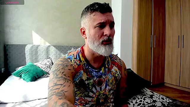 Snapshot of BlowMyXXL chatting on March 8, 2025, 8:11 am BlowMyXXL online show from March 8, 2025, 8:11 am