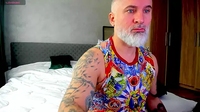 Snapshot of BlowMyXXL chatting on March 17, 2025, 7:46 am BlowMyXXL online show from March 17, 2025, 7:46 am