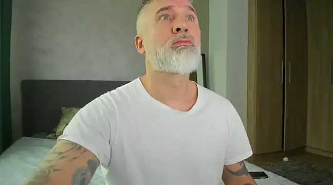 Snapshot of BlowMyXXL chatting on February 3, 2025, 1:30 pm BlowMyXXL online show from February 3, 2025, 1:30 pm