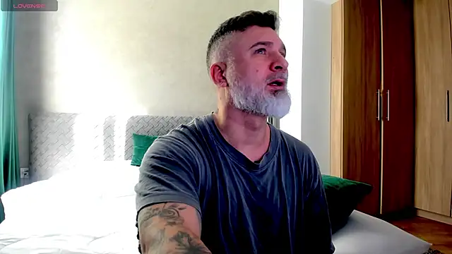 Snapshot of BlowMyXXL chatting on March 3, 2025, 8:08 am BlowMyXXL online show from March 3, 2025, 8:08 am