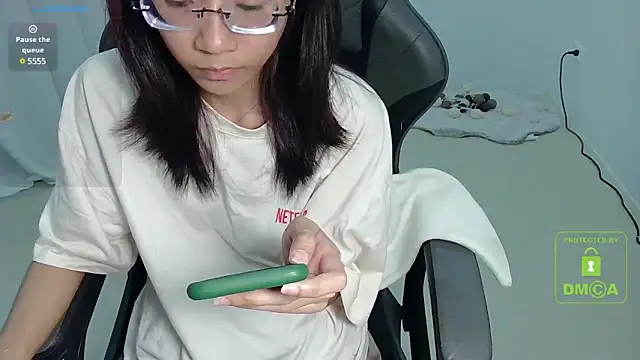 littlemiilk online show from January 10, 2025, 10:06 am