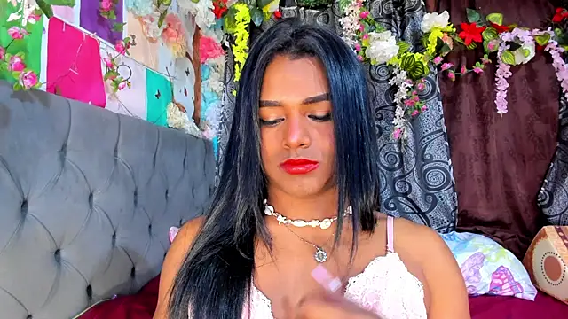 Snapshot of Karly_coffe chatting on July 6, 2026, 10:22 am Karly coffe online show from July 6, 2026, 10:22 am
