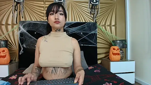 Snapshot of emmily_keller19 chatting on October 28, 2025, 1:21 pm emmily keller19 online show from October 28, 2025, 1:21 pm