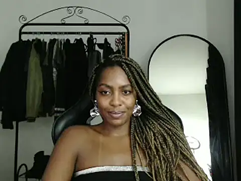 marisilva br online show from February 17, 2025, 11:00 pm