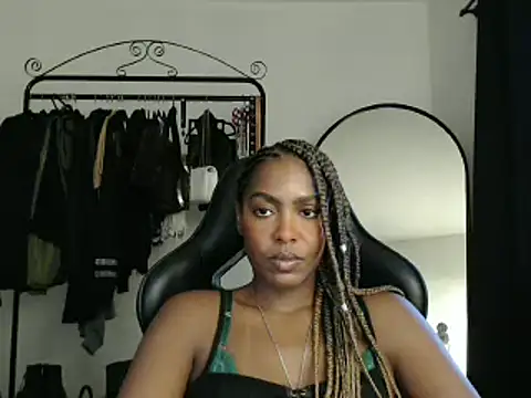 marisilva br online show from February 25, 2025, 8:53 pm
