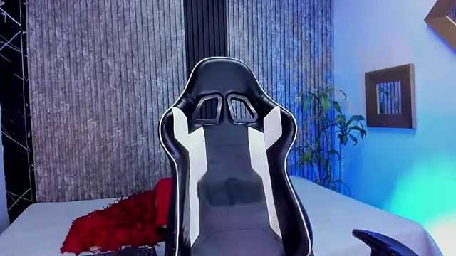 Snapshot of Mike_0233_ chatting on October 1, 2025, 4:50 am Mike 0233  online show from October 1, 2025, 4:50 am