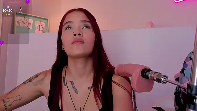 Snapshot of violeth_hill chatting on October 7, 2025, 8:10 pm violeth hill online show from October 7, 2025, 8:10 pm