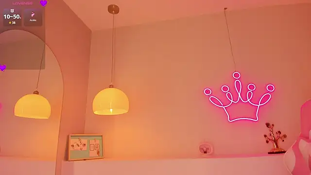 Snapshot of violeth_hill chatting on October 14, 2025, 7:47 pm violeth hill online show from October 14, 2025, 7:47 pm