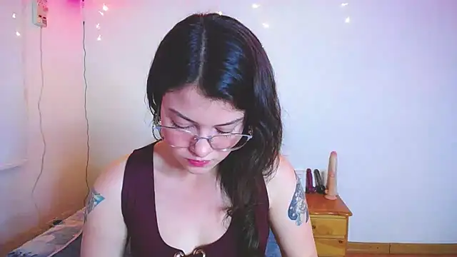 juli05star20 online show from February 6, 2025, 1:27 am