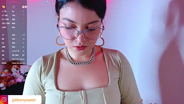 Snapshot of juli05star20 chatting on November 18, 2025, 1:10 am juli05star20 online show from November 18, 2025, 1:10 am