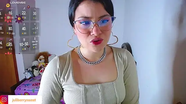 Snapshot of juli05star20 chatting on October 21, 2025, 3:17 am juli05star20 online show from October 21, 2025, 3:17 am