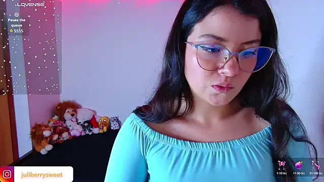 Snapshot of juli05star20 chatting on November 16, 2025, 8:35 pm juli05star20 online show from November 16, 2025, 8:35 pm