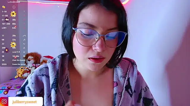 Snapshot of juli05star20 chatting on November 28, 2025, 12:00 am juli05star20 online show from November 28, 2025, 12:00 am