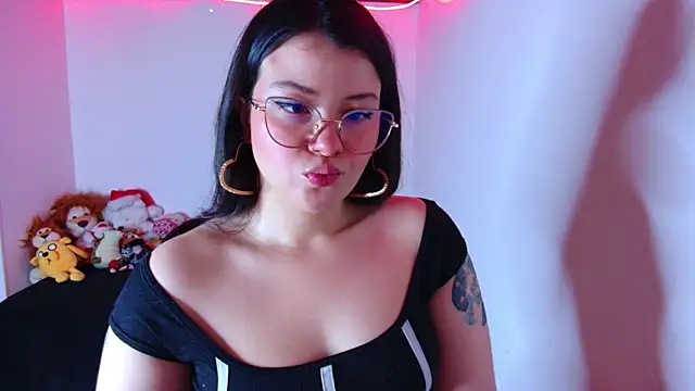 Snapshot of juli05star20 chatting on December 20, 2025, 1:41 am juli05star20 online show from December 20, 2025, 1:41 am