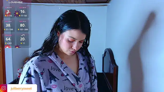 Snapshot of juli05star20 chatting on November 7, 2025, 9:41 pm juli05star20 online show from November 7, 2025, 9:41 pm