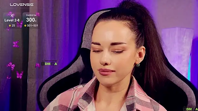 -CrazyAnna- online show from June 3, 2026, 2:33 pm