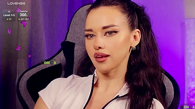 -CrazyAnna- online show from May 27, 2026, 12:12 pm