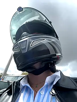 Miss ary online show from October 18, 2025, 6:21 pm