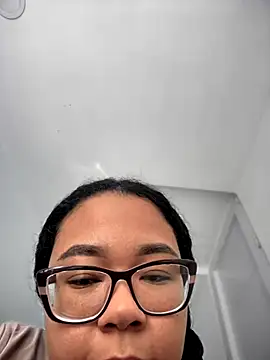 XMara online show from September 29, 2025, 6:13 pm