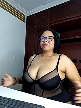 XMara online show from February 12, 2025, 7:56 pm