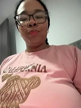 XMara online show from September 18, 2025, 4:43 pm