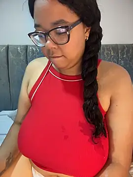 Snapshot of XMara chatting on April 21, 2026, 3:07 pm XMara online show from April 21, 2026, 3:07 pm