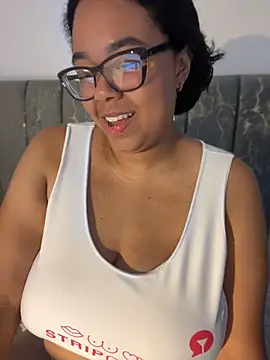 XMara online show from July 4, 2026, 7:07 pm
