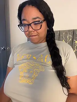 Snapshot of XMara chatting on February 20, 2026, 3:03 pm XMara online show from February 20, 2026, 3:03 pm