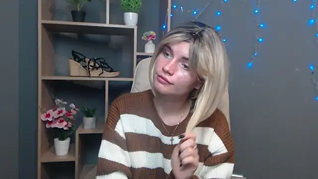 MargaritaKiss online show from December 2, 2025, 8:10 pm