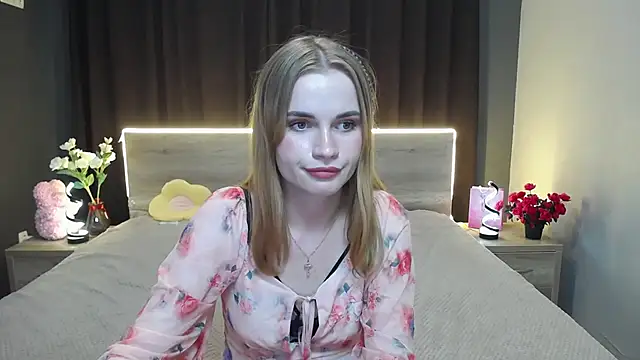 MargaritaKiss online show from November 24, 2025, 7:47 pm