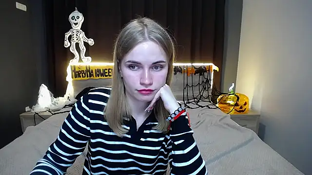 Snapshot of MargaritaKiss chatting on October 19, 2025, 7:05 pm MargaritaKiss online show from October 19, 2025, 7:05 pm