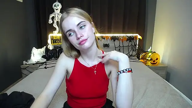 Snapshot of MargaritaKiss chatting on October 15, 2025, 6:49 pm MargaritaKiss online show from October 15, 2025, 6:49 pm