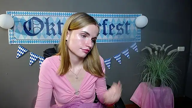 Snapshot of MargaritaKiss chatting on October 3, 2025, 6:53 pm MargaritaKiss online show from October 3, 2025, 6:53 pm