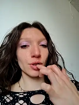 Lucy cole online show from February 28, 2025, 7:46 pm