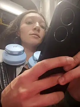 Lucy cole online show from March 9, 2025, 4:16 am