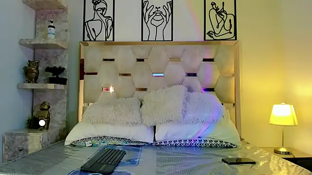 SexyJuliii21 online show from October 2, 2025, 8:45 pm