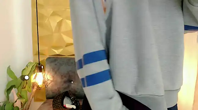 SexyJuliii21 online show from March 20, 2025, 8:31 am