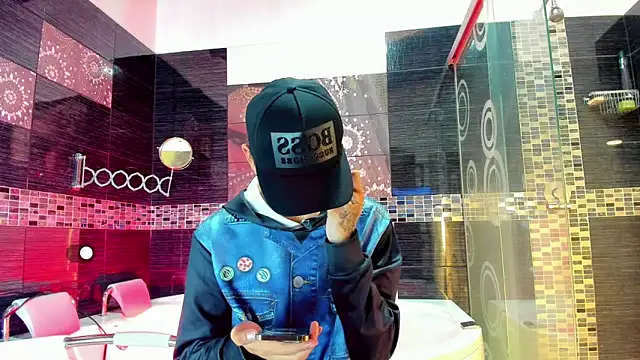 SexyJuliii21 online show from October 30, 2025, 9:44 pm