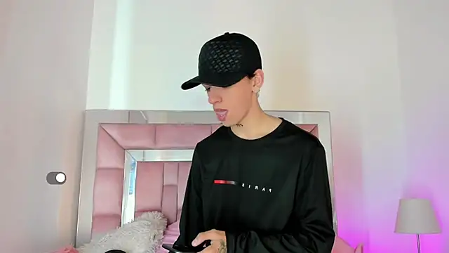 SexyJuliii21 online show from September 26, 2025, 8:16 pm