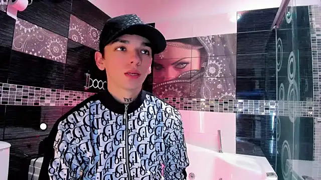 SexyJuliii21 online show from September 23, 2025, 8:27 pm